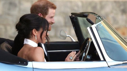 snarkytiara - Meghan Markle, Duchess of Sussex, wears a ring...