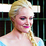  Queen Elsa in every episode: Family Business 