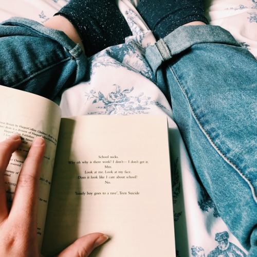 ITS BOOK GIVEAWAY TIME!