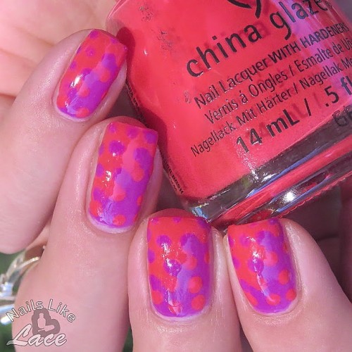 This month the @digitaldozen created patterned manis. I used @chinaglazeofficial Violet-Vibes and Ho