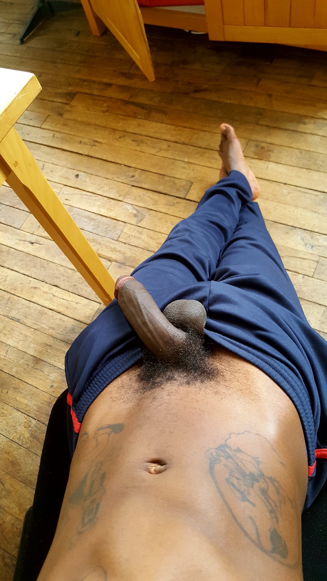 freakbedroombully:  She told me am bigger than her Ex’s 🤷🏾‍♂️🤔