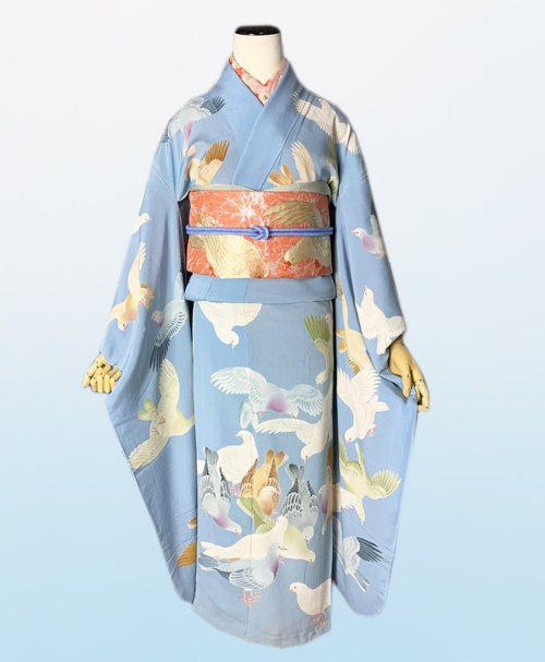 Hato (pigeons/doves) galore for this soft blue furisode and matching fukuro obi (seen on). In Japan,