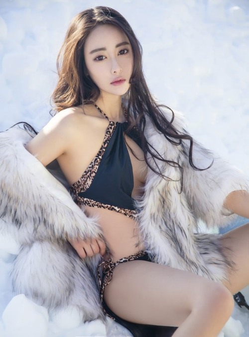 Be cool and undress!More at https://agirlpic.com/ugirls-vol-336-mu-fei-fei-66-pics