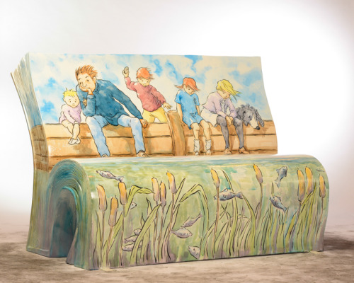 Oh the places you’ll go. Benches. Shaped like books. Dotted around London.http://www.cheapfl