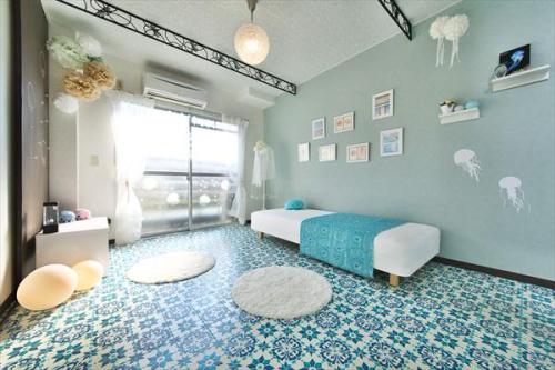 nihondoramaotaku:Princess Jellyfish Apartment you can rent in Japan“もちろんクラゲオタクは大歓迎” —>