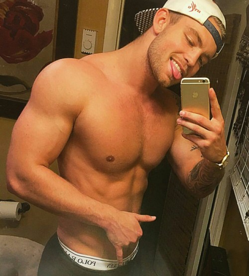 sagginboys:  Sagginboys 