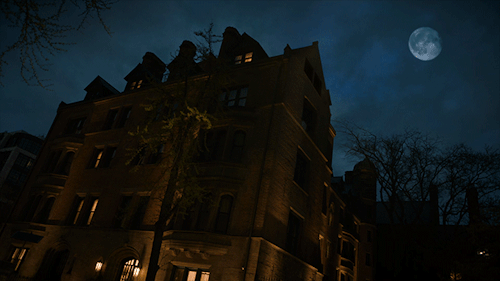 norvicfiddler:Evil - Season 2 - 1 - N is for Night TerrorsLeland Townsend’s apartment at The Dakota‘Down the hall from Rosemary’ - Michael Emerson
