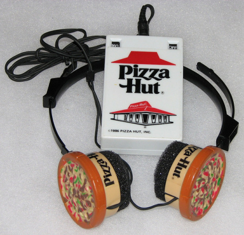 thegroovyarchives:Vintage Pizza Hut Novelty Headset Radio via Joe Haupt on Flickr.