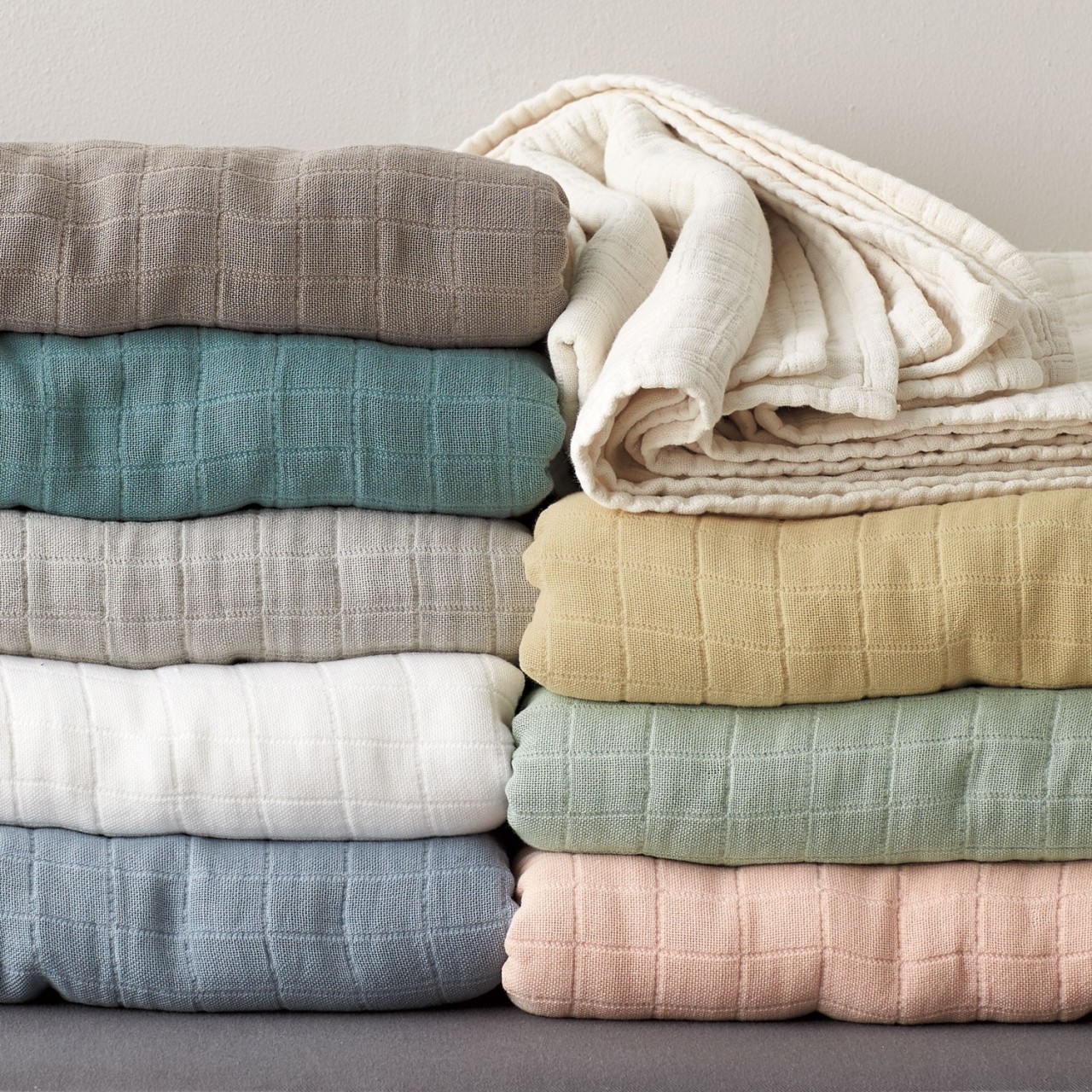 AQQA Bouquet Easter Egg Easter Egg Flowers Spring Cozy All Season Fur Blanket Velvet Throw Warm Blanket Soft Warm Cozy Cashmere Wool Blankets Soft Decorative AQQA Bouquet Easter Egg Easter Egg Flowers Spring Cozy All Season Fur Blanket Velvet Throw Warm Blanket Soft Warm Cozy Cashmere Wool Blankets Soft Decorative