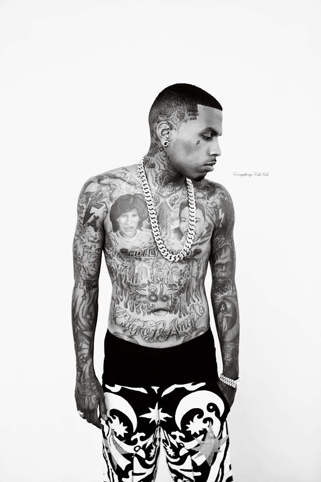 sexgestiveswag:  Idk why he is sexy to me… I don’t wanna figure out why, just