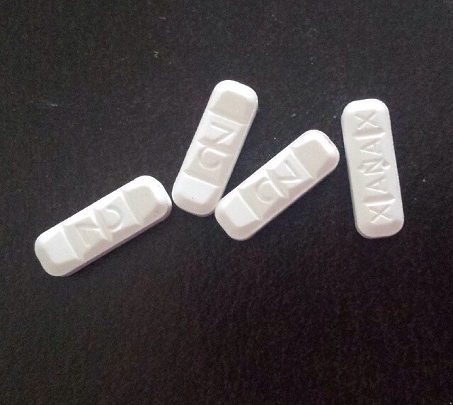 highschool-whores:  free drugs here