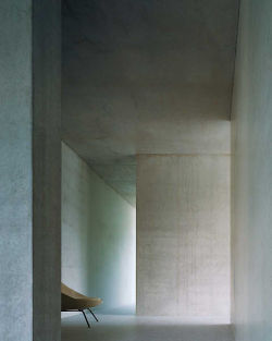 schaumann:  subtilitas:  Christian Kerez - Apartment building, Zürich 2003. The many colors of concrete. Photos &copy; Walter Mair. Previously: 1, 2, 3, 4, 5.  This is what my future house is going to look like 