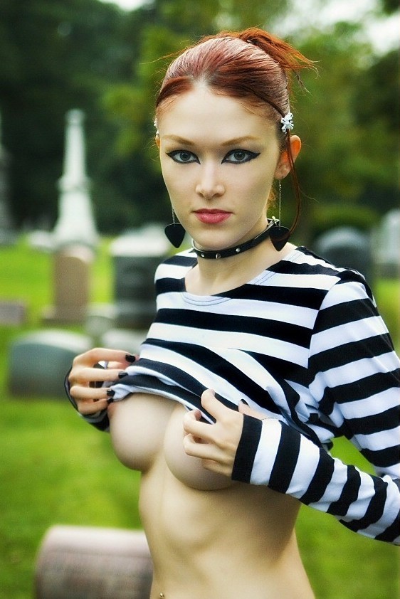 Collars:  Why every fucktoy should have one.