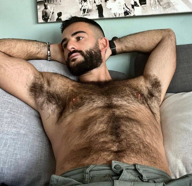 gays-bears:When you just don’t know where to start 🧐🤯