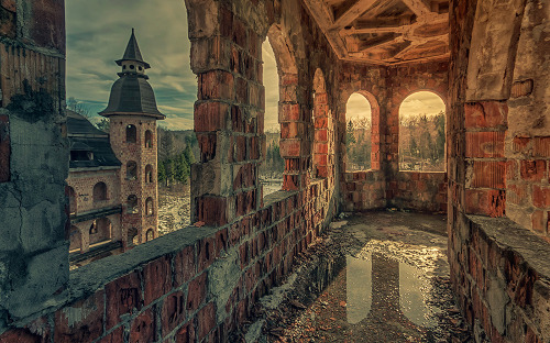 :+Watch: PatiMakowska’s gorgeous Gallery, filled with lovely landscapes and abandoned spaces!