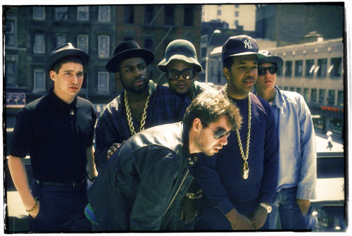 old-school-shit:  tontonmichel:  Run DMC and the Beastie Boys  JMJ dressed perf in this photoshoot