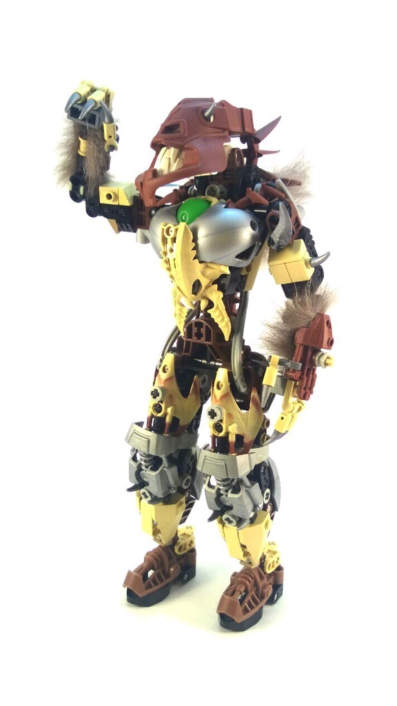 littletaggy:  According to the Bionicle Wikia, “it has been confirmed that female