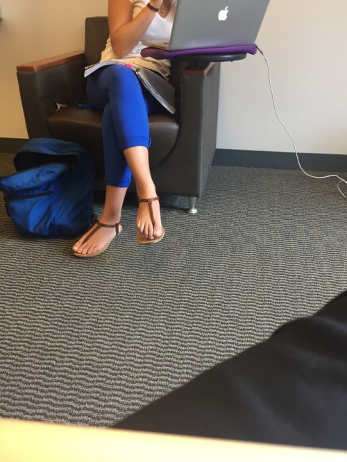 Candid blonde feet at GMU