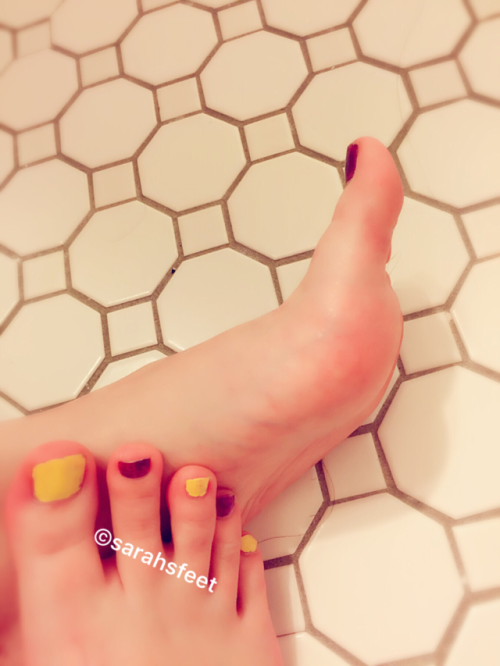 It&rsquo;s starting to get hotter outside! ☀️ When my feet get hot and sweaty, they glow red on 