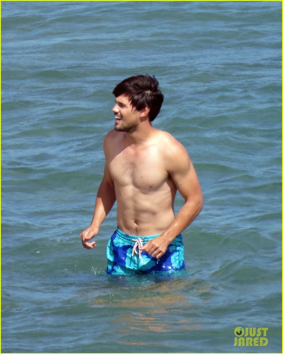 alekzmx:  Taylor Lautner