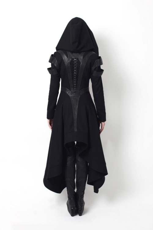 face-down-asgard-up:cchauvet:askshivanulegacy:declencheurs:Gelareh designs coatsYou mean Sith fashio