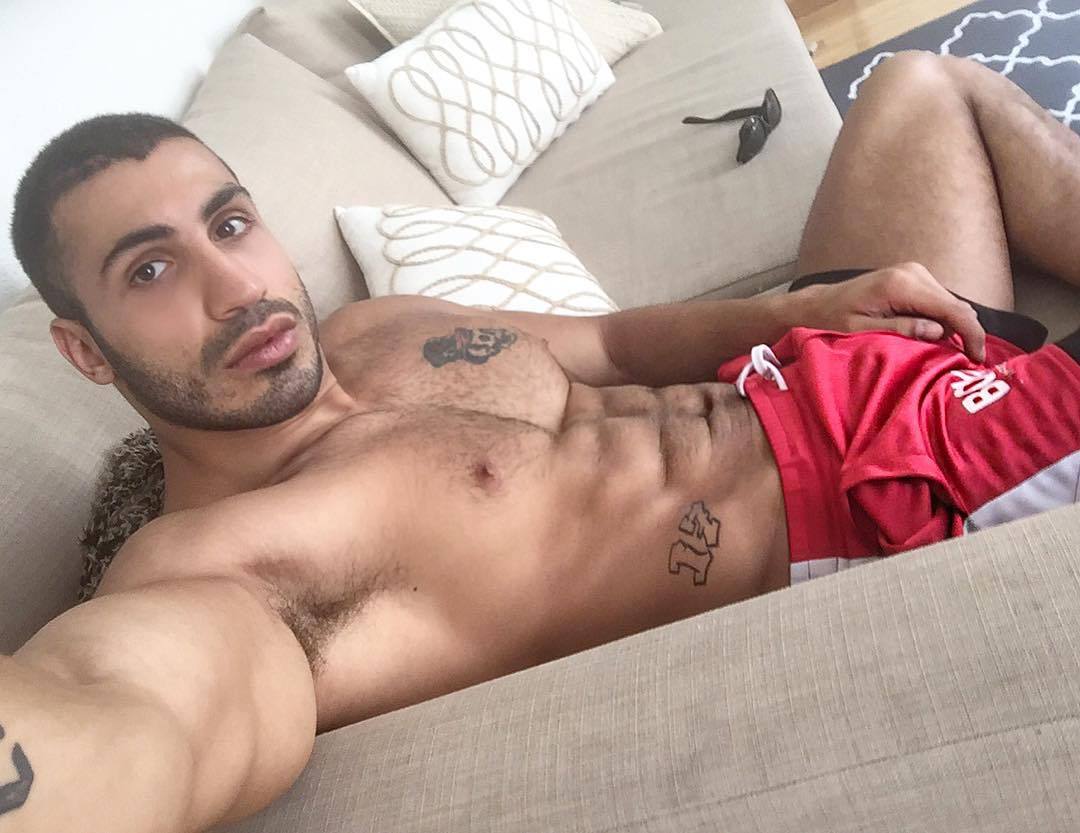lopeservile: arabfeetslut:  http://lopeservile.tumblr.com 