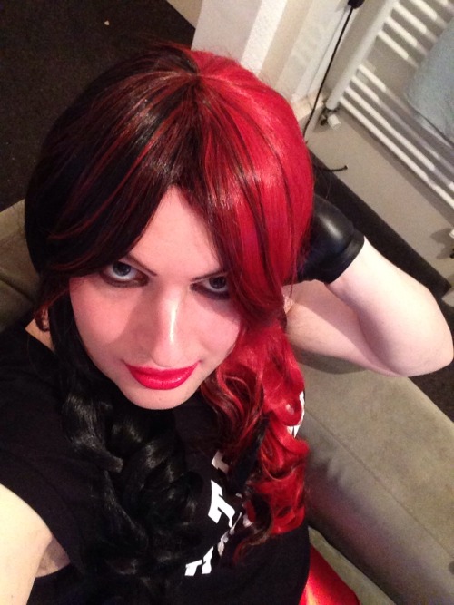 steph-cox-cd:  New red and black wig with adult photos