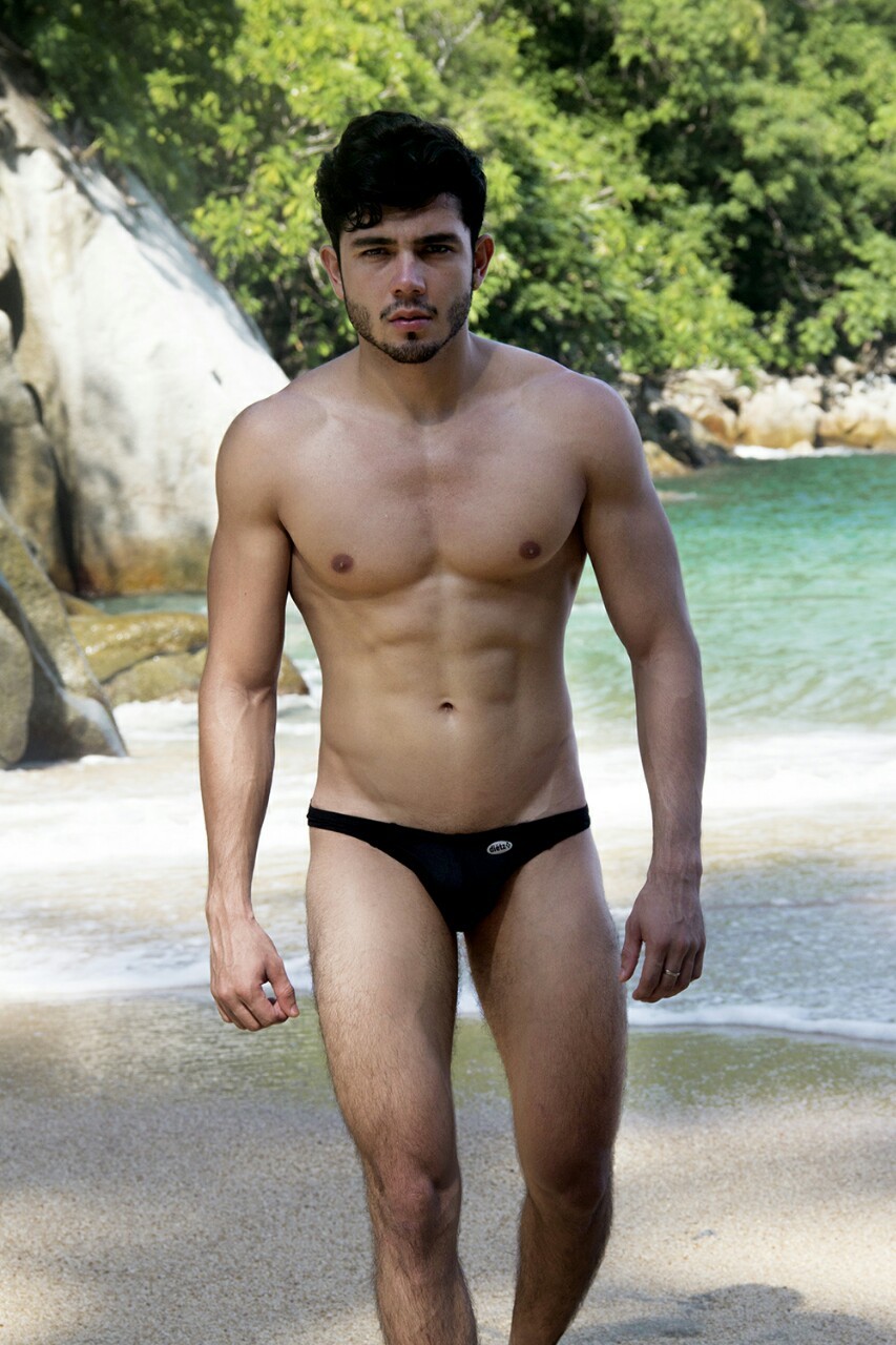 speedobuttandtaint:  Over 54,000 followers. Men in speedos, hot men  and butts speedobuttandtaint