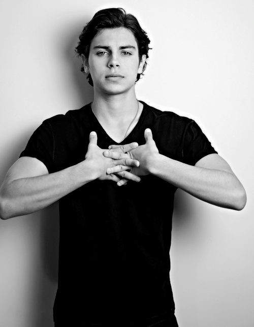 kendrickllamar:  is this the fuckin wizards of waverly place kid no it is not im gonna have a goddamn aneurysm 