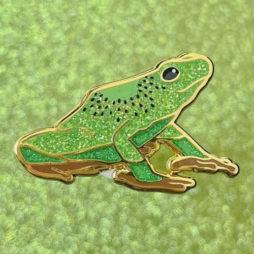 sosuperawesome:Glitter Frog Pins // Heartel on Etsy