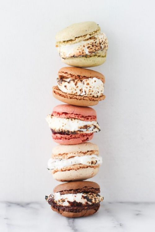 intensefoodcravings: Macaron &amp; Marshmallow Sandwiches