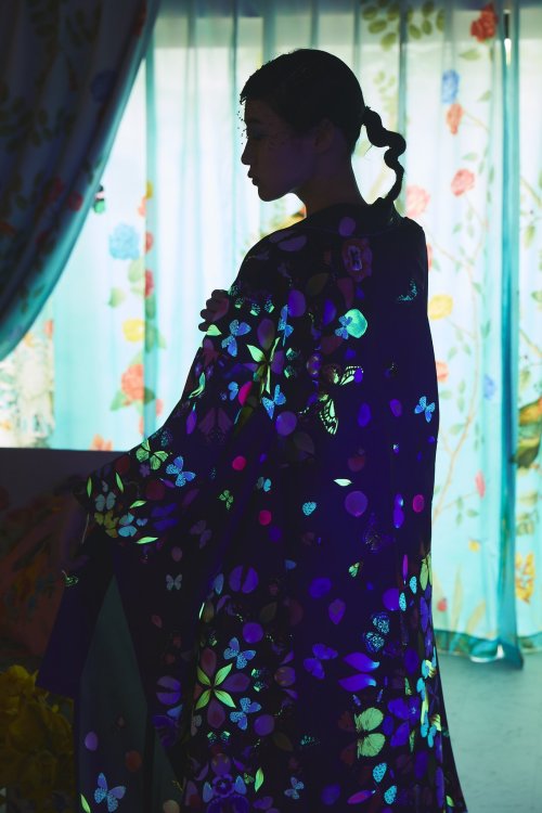 Mangekyo (kaleidoscope​) furisode printed with fluorescent inks, by Aguri Sagimori