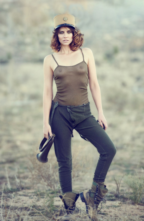 celeb-beauties:    Lauren Cohan  