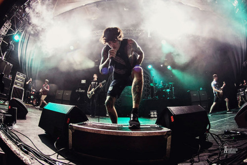 mitch-luckers-dimples:  BMTH/Moscow by Anastasia Autumn on Flickr.