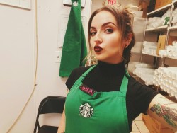 alaynaisanalien:  I’m the cutest barista