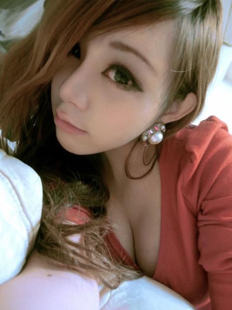 Do you love Korean beauties? Follow us @ http://sexiestasiangirls.tumblr.com today!