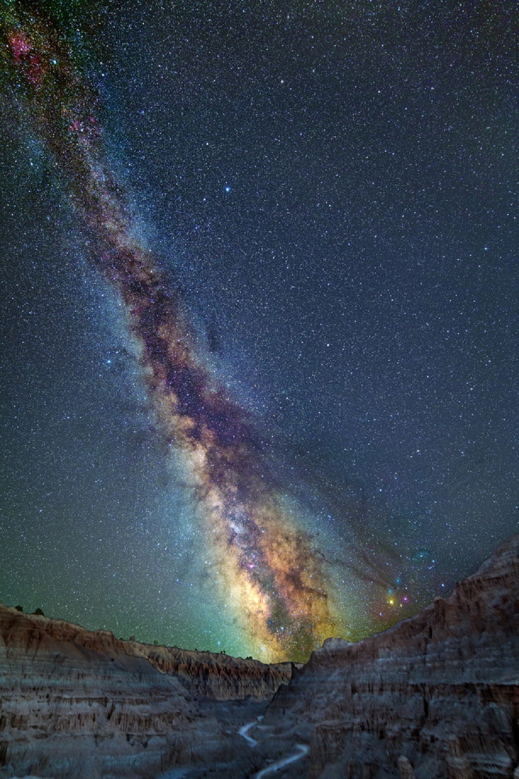 sexy-uredoinitright:  skyvvard:  Pathway || by: David Lane  Just wow…  one day