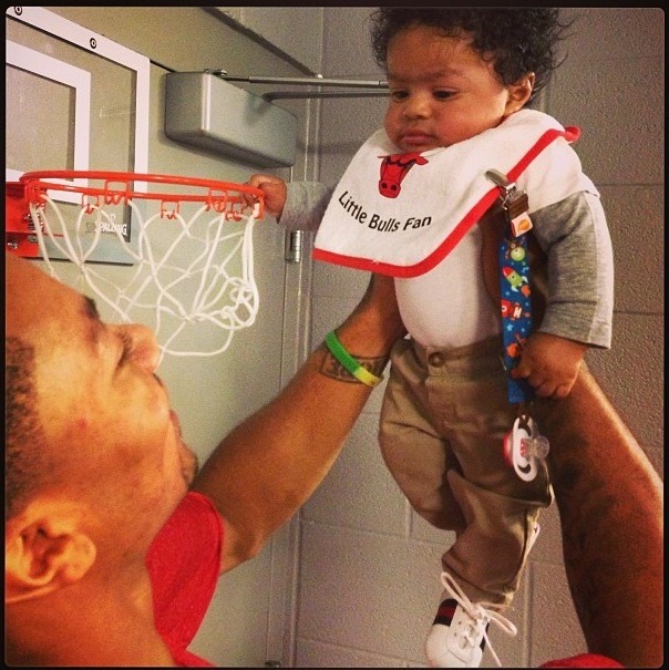 That baby like &ldquo;daddy please put me down now, I aint got time to do what