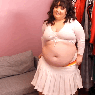 fattyfreya:fattyfreya:2-4-6-8I am fat and overate! Ever wonder what happened to the hot cheerleader from years past?Curvage 🎀 ManyVids 🎀 C4SThis clip is on sale at Curvage now!!