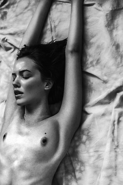 hollywoodburnout:  Corrie Lejuwaan 