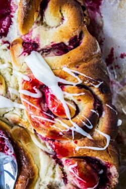 Confectionerybliss:  Raspberry Sweet Rolls With Coconut Cream Cheese Frostingsource: