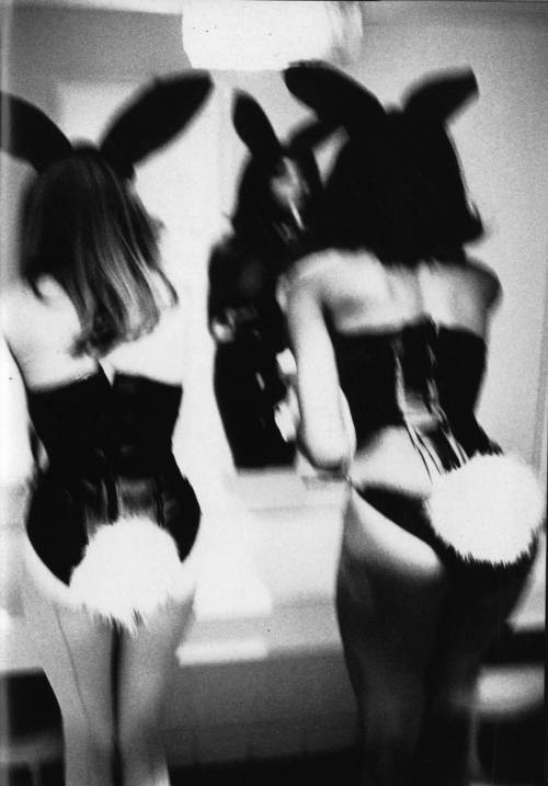 lostpolaroids: Ellen Von Unwerth: Playboy Bunnies, New York; 1995