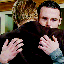 aaronandrobert: come here