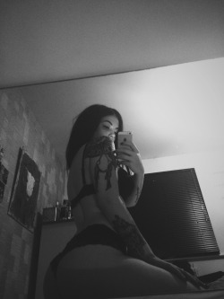 Euthoriadahlia:  Booty Appreciation Day 🌺🍑