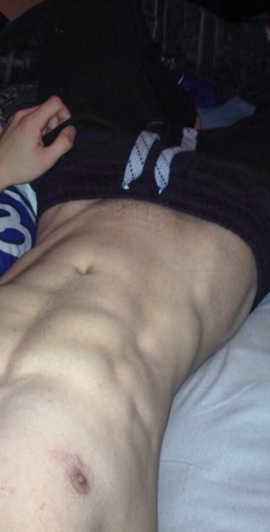 snapchathotguys:  Follow me for more hot straight guys: click hereAdd me on Snapchat for exclusive content: tumblrhotguysFeel free to send me your pics and videosAny Snapchat request via inbox