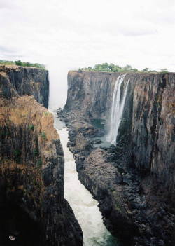 cerceos:  James Shepherd Along The Falls.