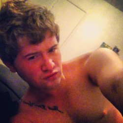 phillipsandersxxx:  #bed #nosleep #naked :p #shirtless #nipslip #nipplepiercings #blonde #summerboy  :p to damn early in the morning