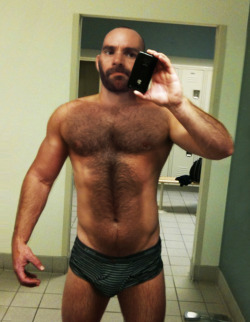 fuzzyfeltguy:  with pants 