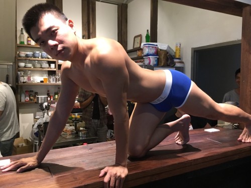 highfunboyx: daravichet7777: ចង់ស៊ី How to eat him