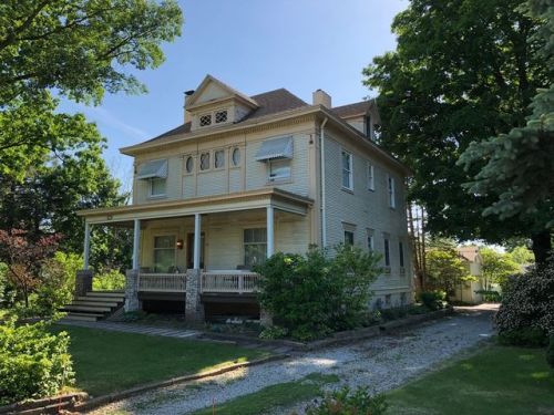 $89,000/4 br/2380 sq ft/built in 1900 Danville, IL